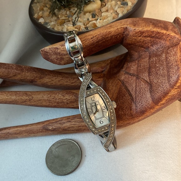 💕🦖Vintage Rhinestone Fossil Watch🦖💕 - Picture 3 of 8